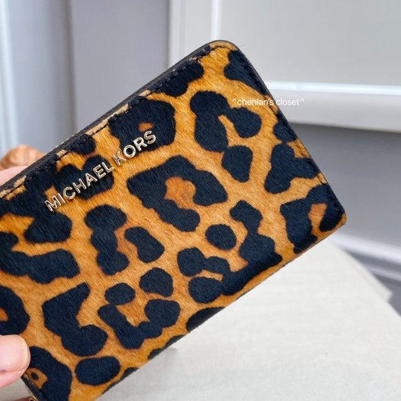 🔥NeW! Michael Kors Animal Print Backpack &amp; Card Case - Picture 13 of 16